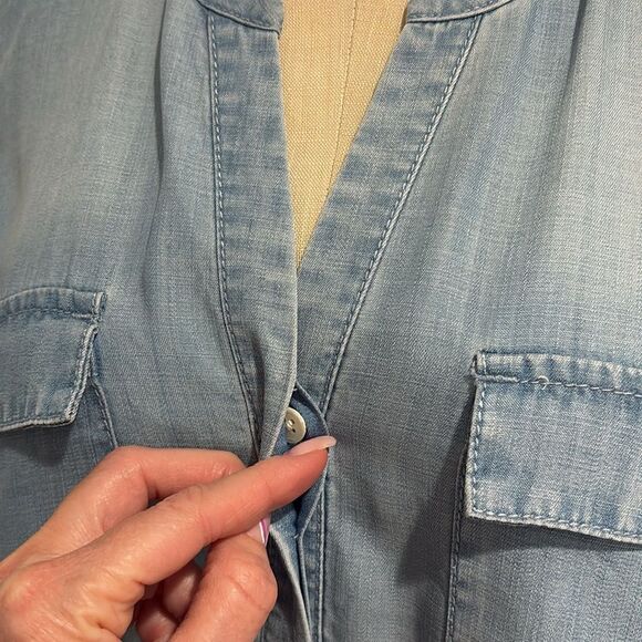 Chicos Chambray Tie Sleeveless Top Size 1 - Picture 8 of 14